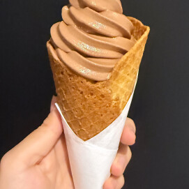 自家製のワッフルコーンが新登場🤎